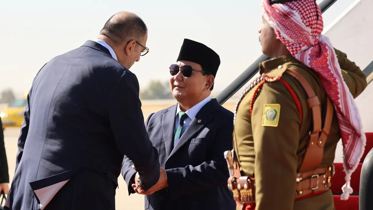 Menteri Pertahanan (Menhan) RI Prabowo Subianto tiba di Bandara International Queen Alia, Yordania, Senin (10/6/2024).