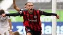 Bas Dost (Club Brugge). Striker asal Belanda yang telah mencetak rekor 76 gol dalam 84 penampilannya bersama Sporting Lisbon gagal bersinar selama 18 bulan di Eintracht Fankfurt. Bas Dost memutuskan hengkang ke Club Brugge dan mencetak gol di 12 menit awal debutnya. (AFP/Daniel Roland)