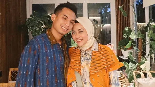 5 Seleb Diberi Hadiah Mobil Mewah oleh Pacar, Harganya Sampai Miliaran