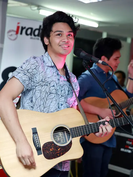 Album The Overtunes 'Selamanya' sebenarnya tidak menargetkan sebuah penghargaan, namun The Overtunes hanya ingin berkarya memberikan suatu nuansa idealisme dalam bermusik. (Deki Prayoga/Bintang.com)