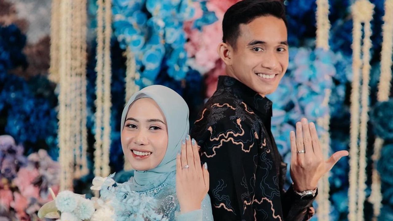 Pemain Timnas Indonesia Rizky Ridho Resmi Bertunangan dengan Sang Kekasih