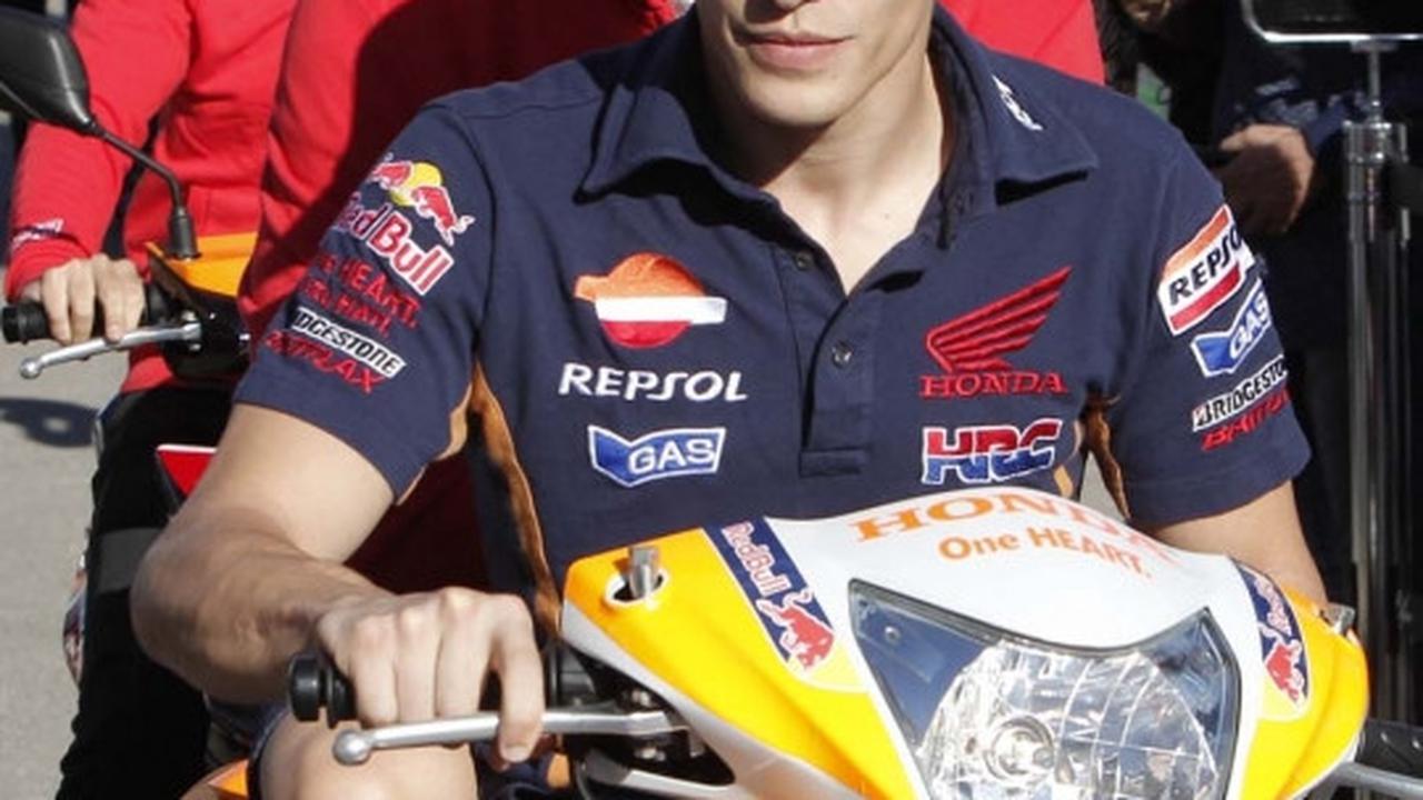 Gaya Rossi dan Marquez pamer motor matic di Valencia