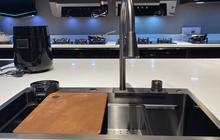 Cara Mudah Membersihkan Wastafel Dapur yang Bau Tanpa Produk Mahal