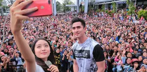 Begini kemesraan Bramasta dan Natasha Wilona di Acara Meet And Greet STJC bikin histeris.