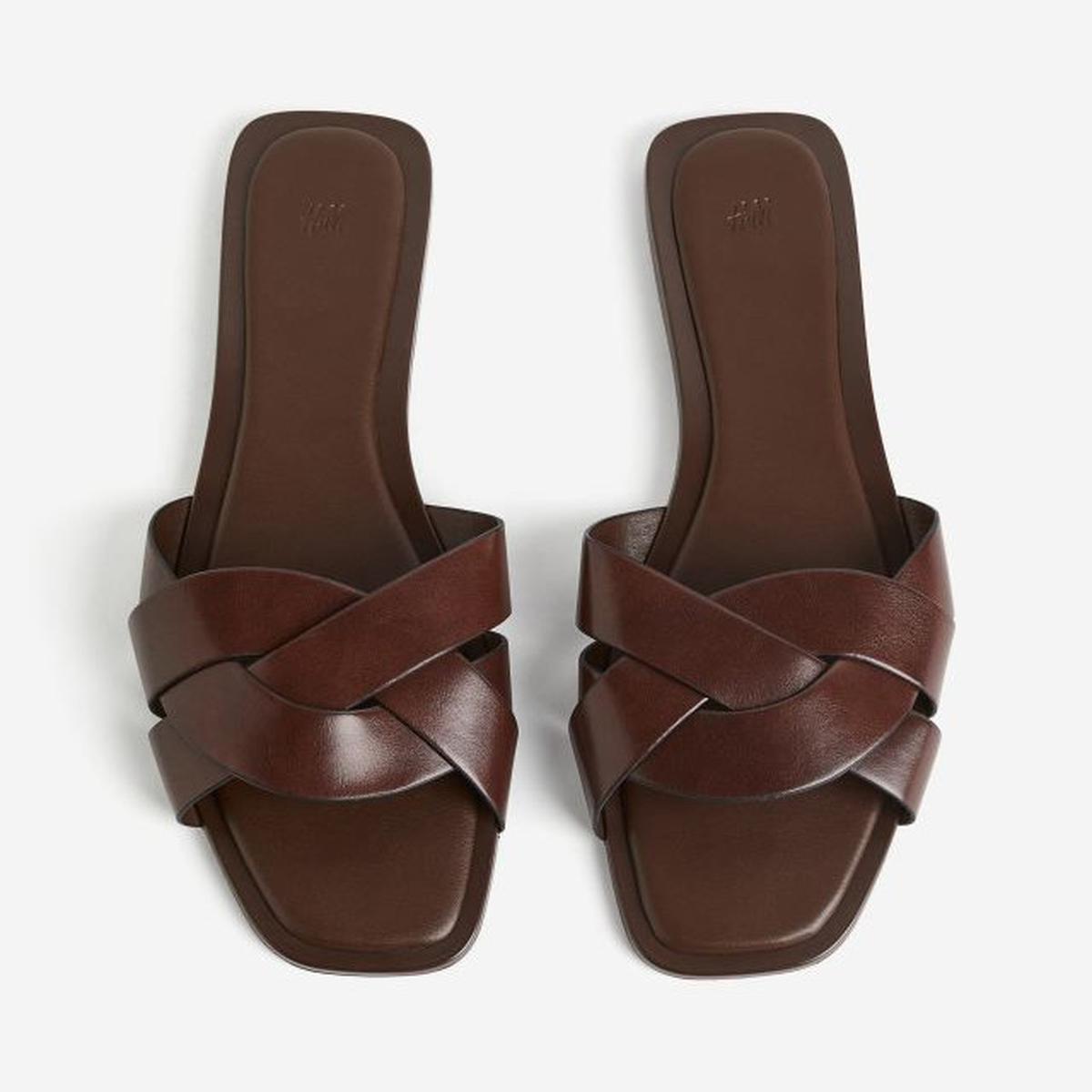 Ilustrasi Slip Sandal Flat (©Pinterest)
