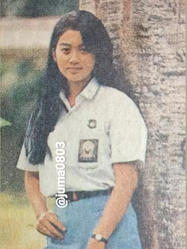 6 Foto Lawas Desy Ratnasari Saat SMA, Berprestasi Sedari Dulu