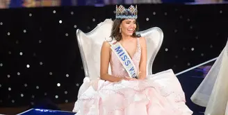 Penghelatan kontes kecantikan tingkat dunia kembali digelar pada Minggu (18/12) di MGM National Harbour, Washington D.C. Nama Stephanie Del Valle dinobatkan sebagai pemenang Miss World 2016. (AFP/Bintang.com)