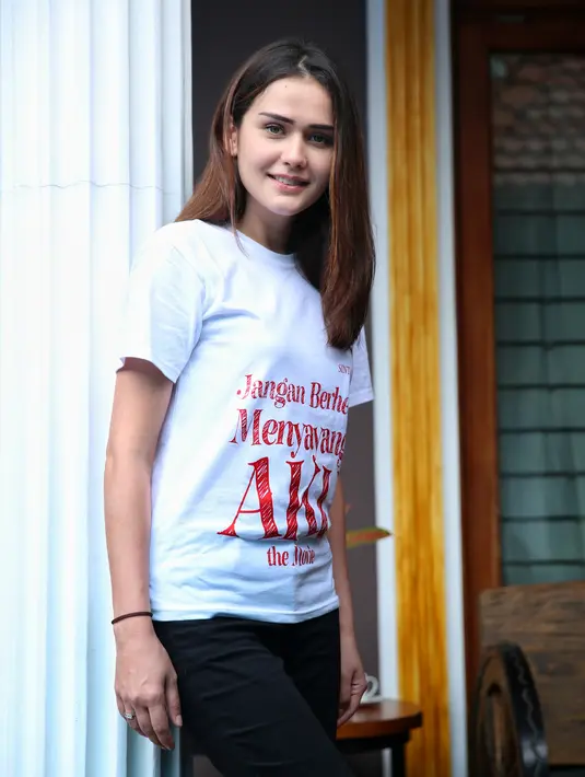 Senk Lotta hadir saat syukuran jelang proses syuting film Jangan Berheti Menyayangi Aku di kawasan BSD, Tangerang Selatan, Kamis (12/3/2020). (Adrian Putra/Fimela.com)
