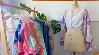 Baju atasan yang merupakan produk daur ulang serbet bekas karya desainer Amerika Serikat, Selina Sanders. (dok. Instagram @selina_sanders/https://www.instagram.com/p/CNvGFFvlUQp/)