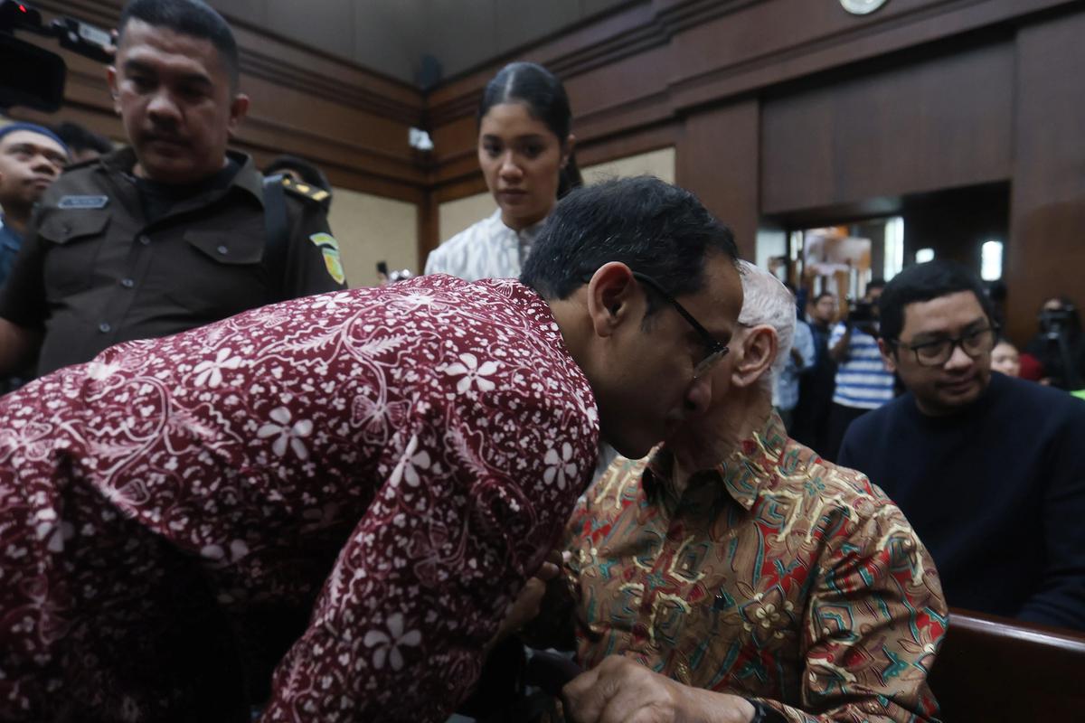 FOTO: Nadiem Makarim Mengaku Sakit Saat Jalani Sidang Korupsi Chromebook