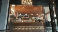 Menyesap Banana Frappe dan Sepotong Kue Lemon di Paul Le Cafe Cipete