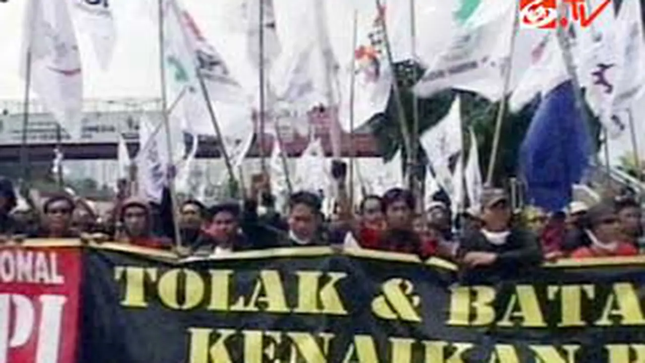 120330bdemo-buruhdpr.jpg