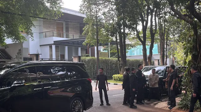 Jenazah Guruh Soekarnoputra Tiba di Rumah Duka, Elite PDIP Hadir