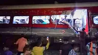 Kecelakaan kereta di India terjadi pada Jumat (2/6/2023) malam, tepatnya di&nbsp;Distrik Balasore, Negara Bagian Odisha. Lebih dari 200 orang tewas dan ratusan lainnya terluka. (Dok.&nbsp;Press Trust of India/AP)