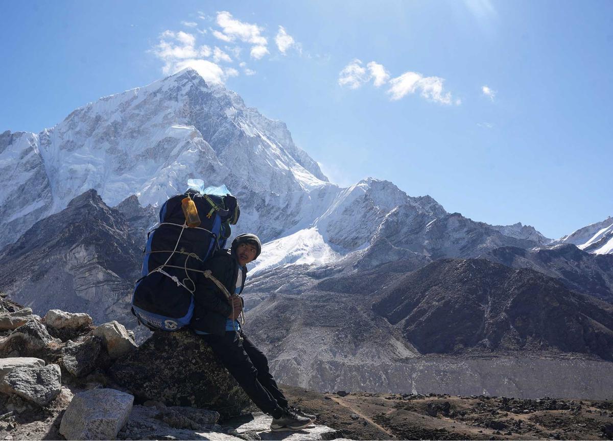 FOTO: Keindahan Alam Himalaya Menuju Basecamp Gunung Everest