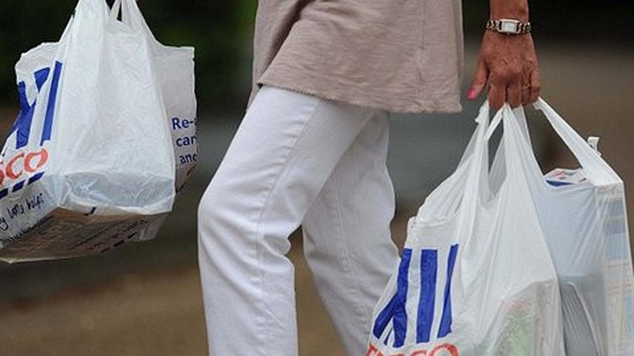 Di Inggris, orang rela beli tas kresek hingga Rp 21 juta