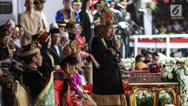 Berbaju Adat Bali, Presiden Jokowi Pimpin Upacara HUT ke-74 RI