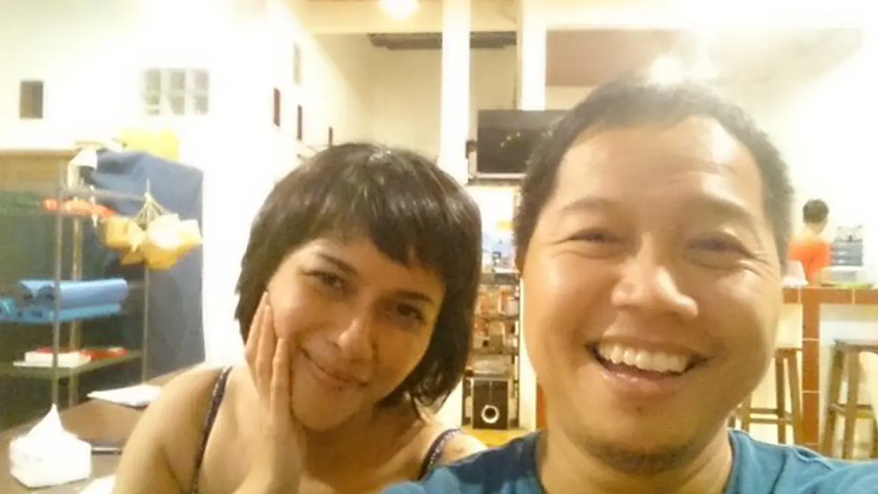 Ade Sechan dan Shandy Sondoro
