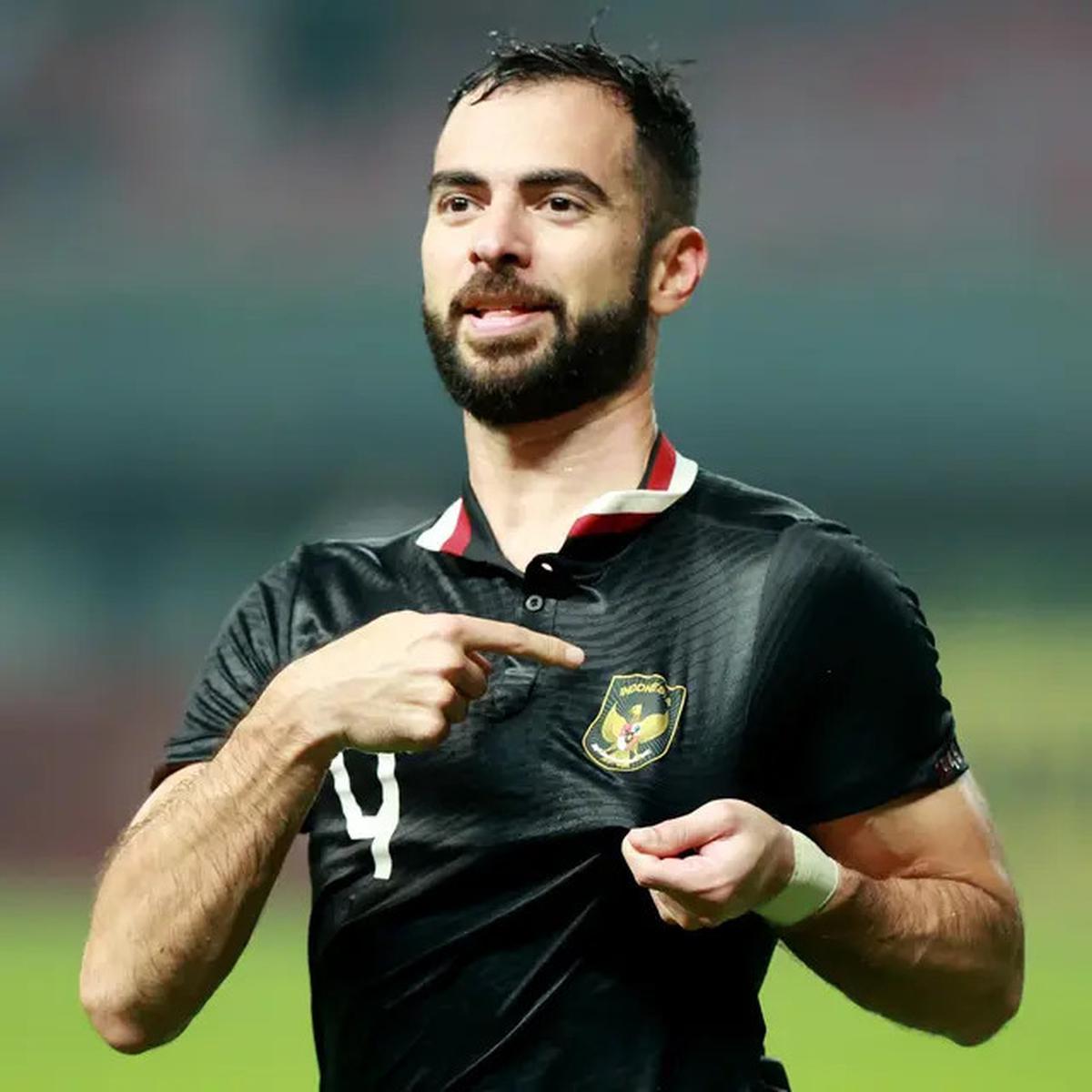 Foto:  4 Bek Berkelas yang Layak Menggantikan Mees Hilgers di Timnas Indonesia