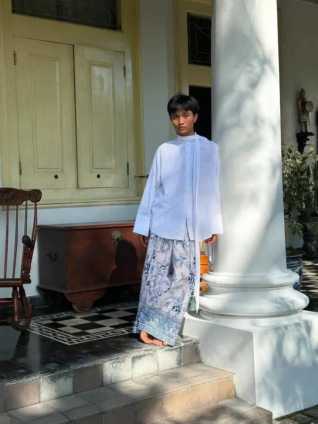 Roman Nuansa, Seniman Tekstil yang Hidupkan Seni Eco-Printing pada Wastra Sebagai Pintu Menuju Panggung Dunia