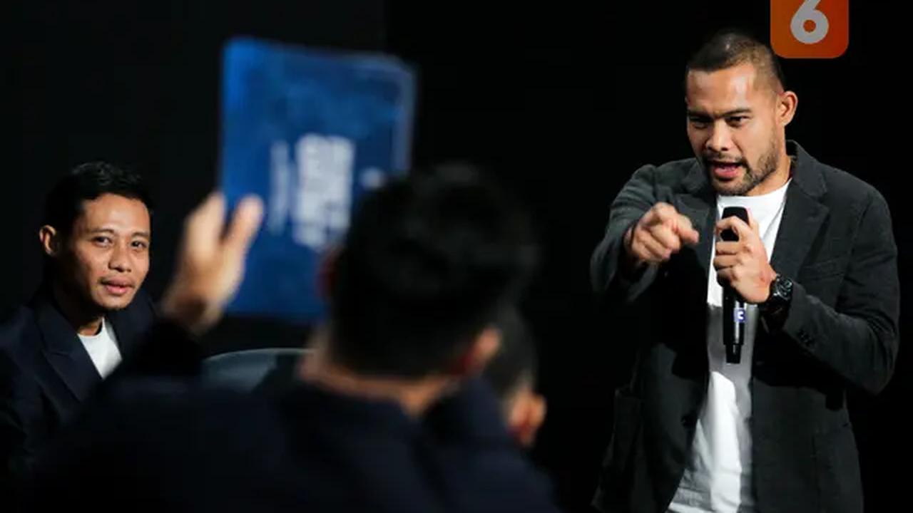 Pemain BRI Liga 1, Andritany Ardhiyasa saat mengikuti games dalam acara Meet &amp; Greet Pemain BRI Liga 1 yang berlangsung di Cinepolis, Senayan Park, Jakarta, Sabtu (13/07/2024). (Bola.com/Bagaskara Lazuardi)