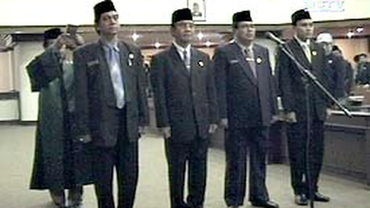 071004aDPRDJateng1.jpg