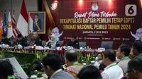 Proses pengumpulan DPT ini kata Hasyim juga dilakukan berjenjang mulai dari rekapitulasi oleh KPU tingkat kabupaten/kota, KPU tingkat provinsi, hingga dilanjutkan dengan rekapitulasi tingkat nasional yang diselenggarakan hari ini. (Liputan6.com/Faizal Fanani)