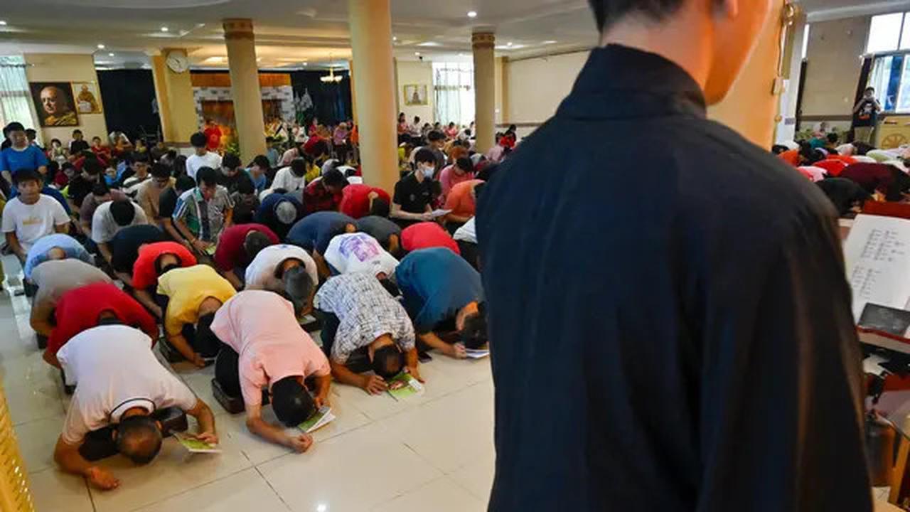 Melihat Prosesi Peringatan Waisak di Wihara Buddha Sakyamuni Banda Aceh
