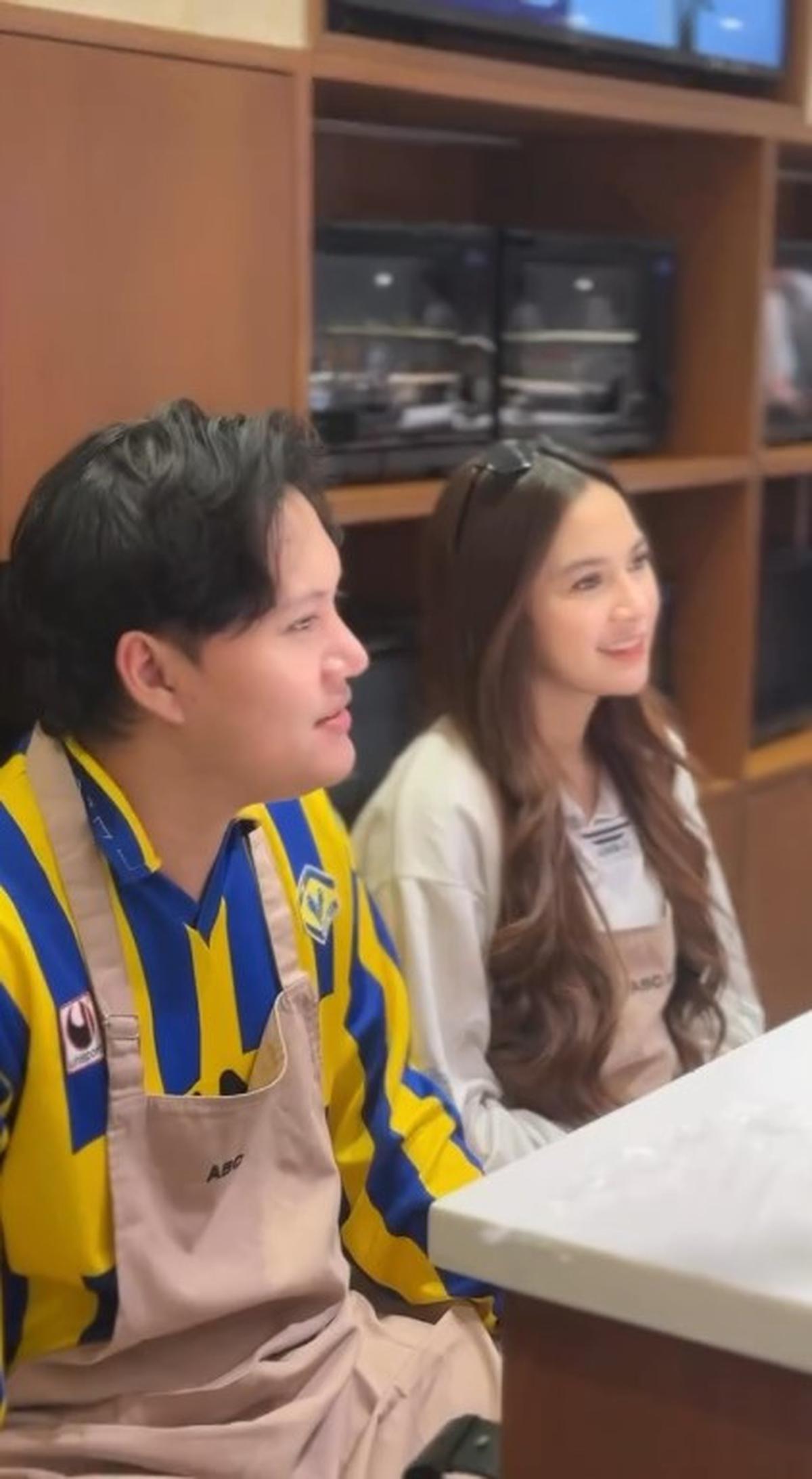 7 Potret Aaliyah Massaid dan Mahalini Ikut Kelas Memasak Bersama Pasangan, si Bumil-Bumil Cantik