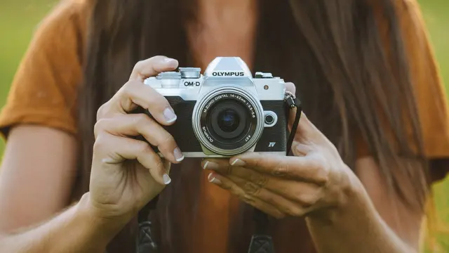 Olympus OM-D E-M10 Mark IV