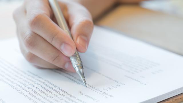 Ilustrasi mengerjakan soal ulangan