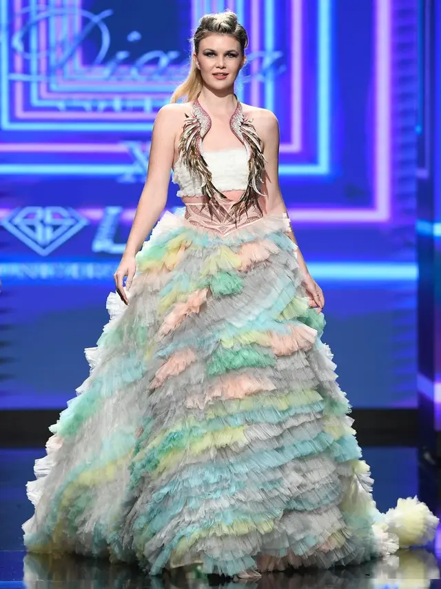 Runaway show Diana Putri x UBS Gold