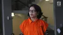 Mantan anggota DPRD Sumatera Utara periode 2009-2014, Arlene Manurung usai menjalani pemeriksaan di Gedung KPK, Jakarta, Senin (10/12). Ini merupakan pemeriksaan perdana Arlene pascaditahan oleh KPK. (Merdeka.com/Dwi Narwoko)