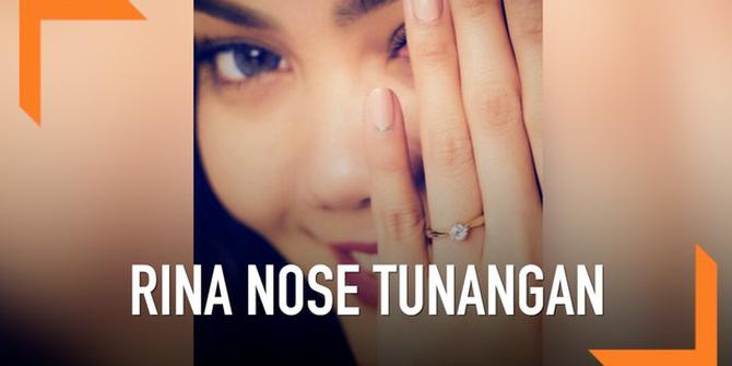 VIDEO: Rina Nose Pamer Cincin di Jari Manis, Tunangan?