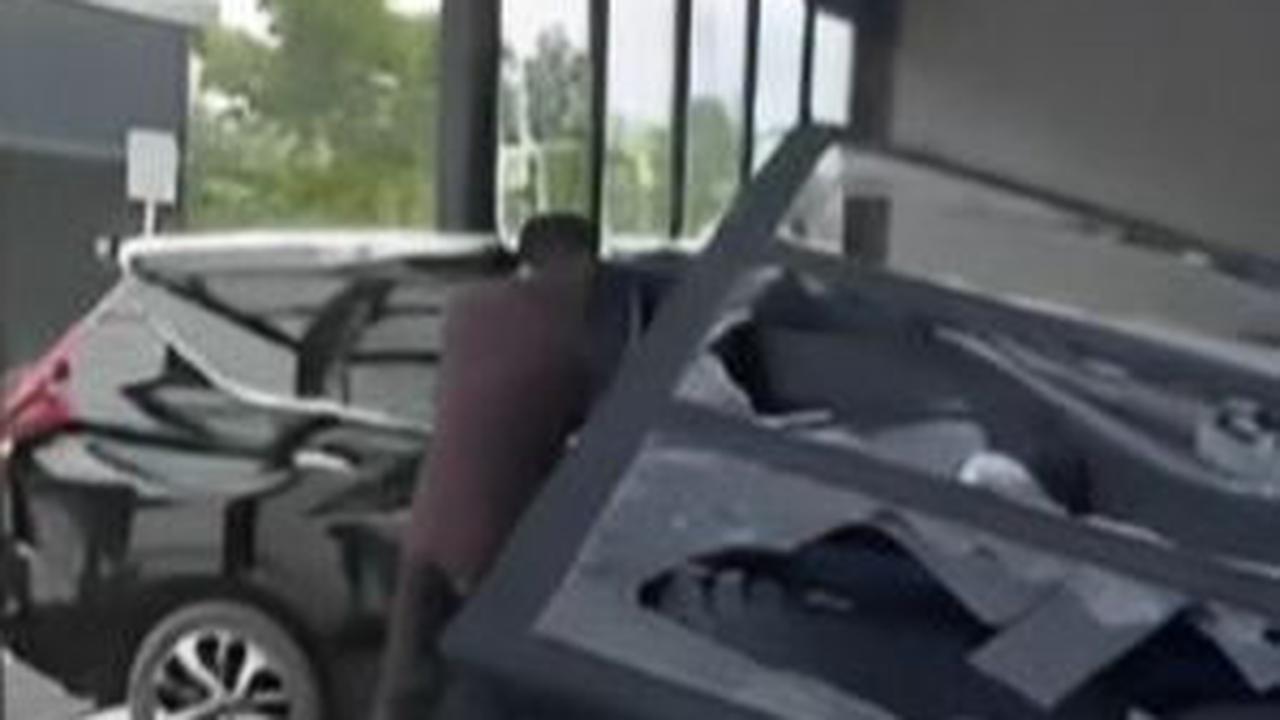 Viral Penggalangan Dana untuk Bantu Pemilik Mobil Xpander yang Tabrak Porsche di Kitabisa, Cek Faktanya