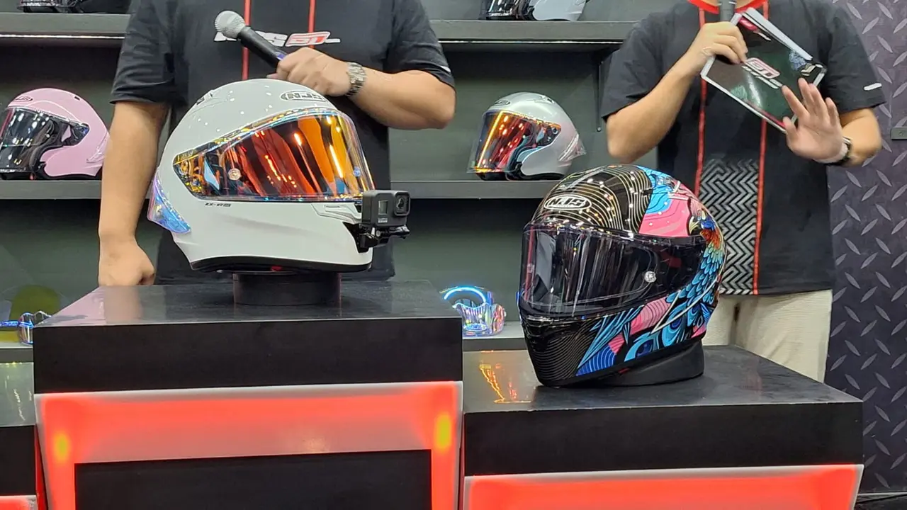 Pilihan Helm untuk Pemotor yang Doyan Bikin Vlog (Arief A/Liputan6.com)