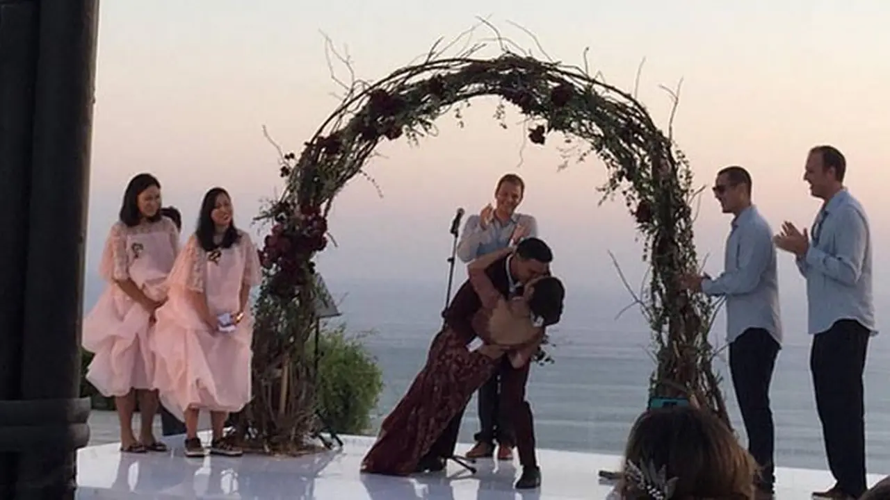 [Bintang] Resepsi Raisa-Hamish di Bali
