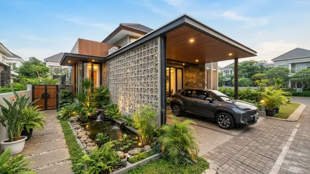 Model Carport Samping Rumah Type 45 dengan Roster dan Taman Kecil