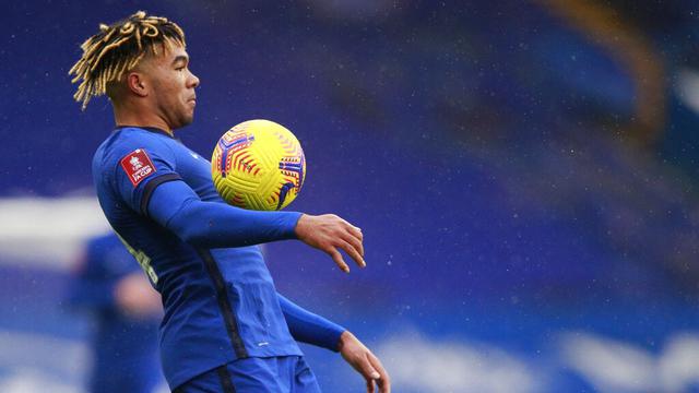 FOTO: Tammy Abraham Fantastis, Chelsea Gilas Luton Town