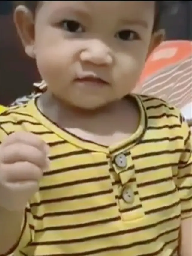 Bocah larang ibu main Hp