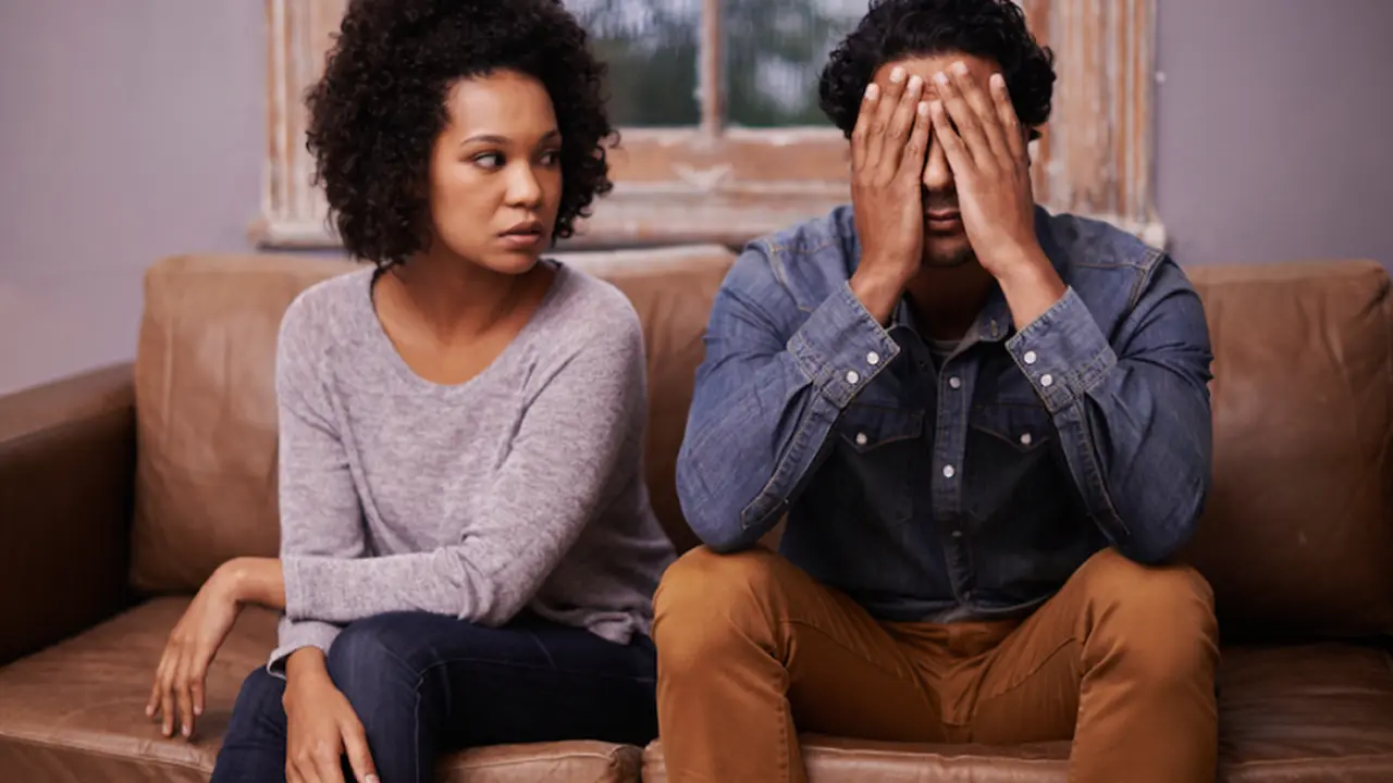 Sulit Hadapi Pasangan Bad Mood? Intip 4 Cara Berikut