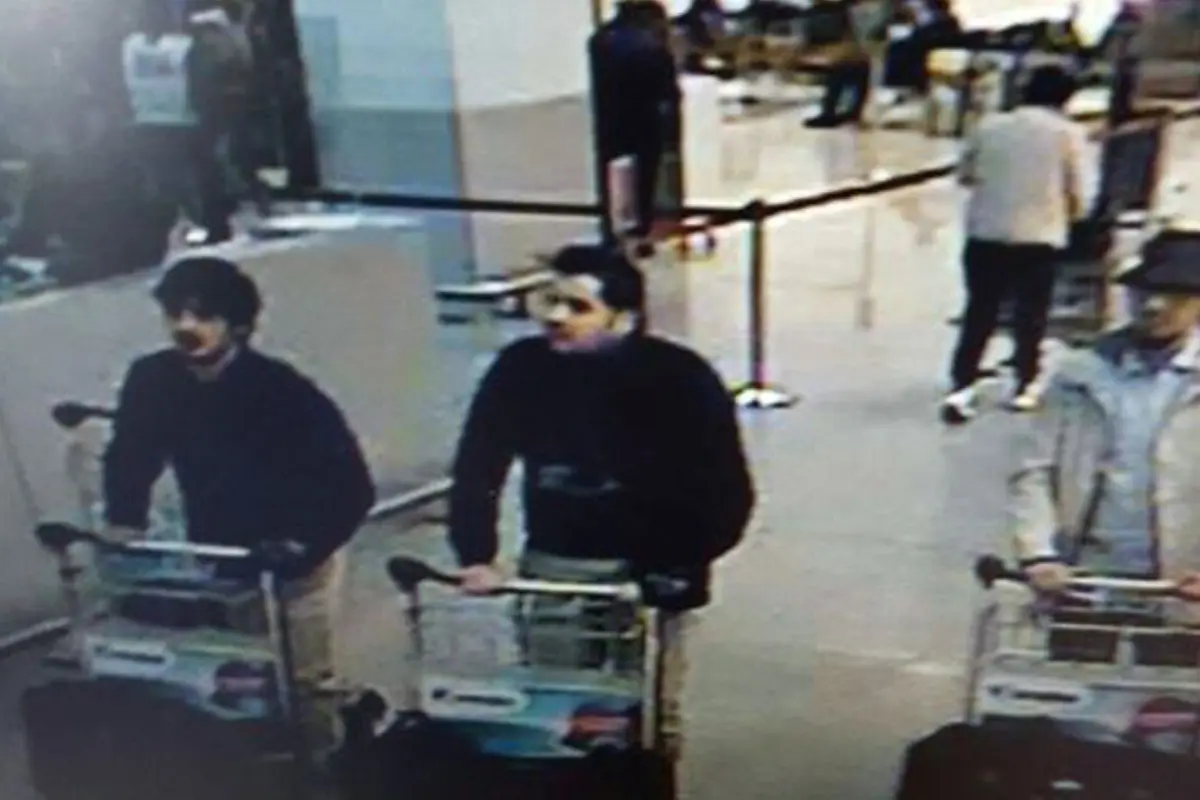 20160322-Ini Terduga Pelaku Bom Brussel yang Terekam di CCTV Bandara-Belgia