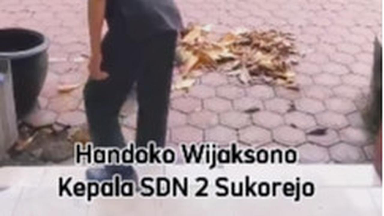 Sosok Kepala Sekolah ini Jadi Sorotan