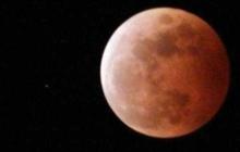 Mengapa Gerhana Bulan Total Tampak Merah Darah? Ini Penjelasan Ilmiahnya