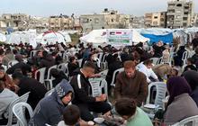 Baznas Salurkan 74 Ribu Porsi Bantuan Iftar ke Palestina, Hadirkan Kebaikan Ramadan