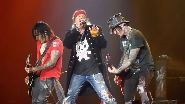 gnr-multiple-131007c.jpg