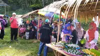 Pasar kuliner tradisional Taman Brilian Angkruk Logawa, Sunyalangu, Karanglewas, Banyumas. (Foto: Liputan6.com/Adib untuk Muhamad Ridlo)