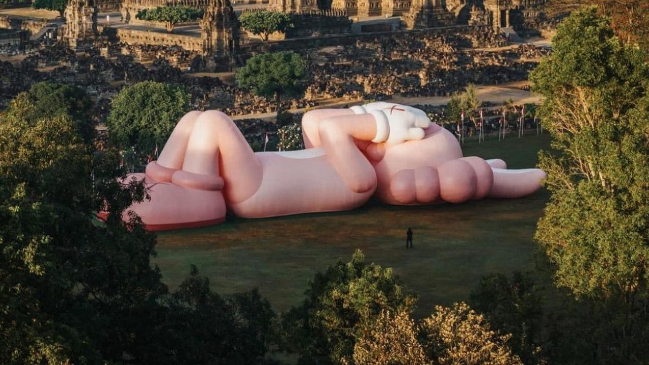 KAWS Holiday di Candi Prambanan