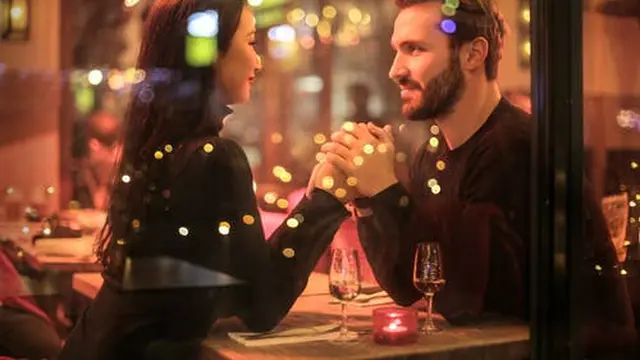 Arti Mimpi Makan Bersama Orang yang Kita Sukai