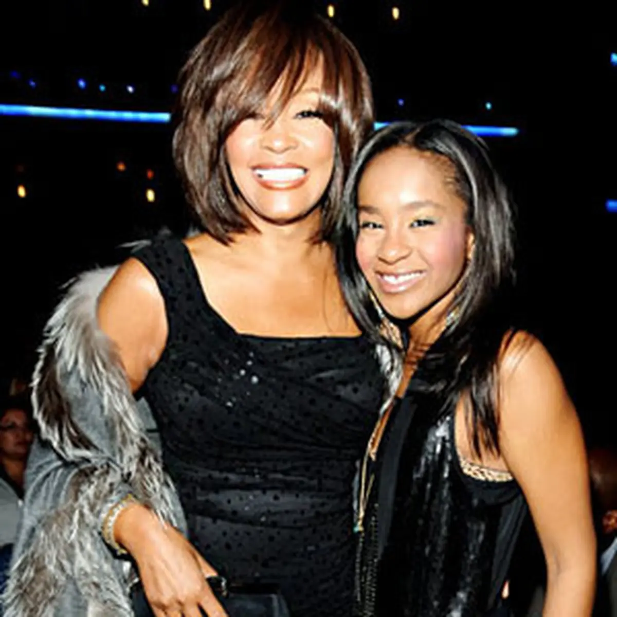 Warisan Whitney untuk Bobbi, Rihanna CLBK, & Spice Girl Batal Reuni - Photo  Fimela.com